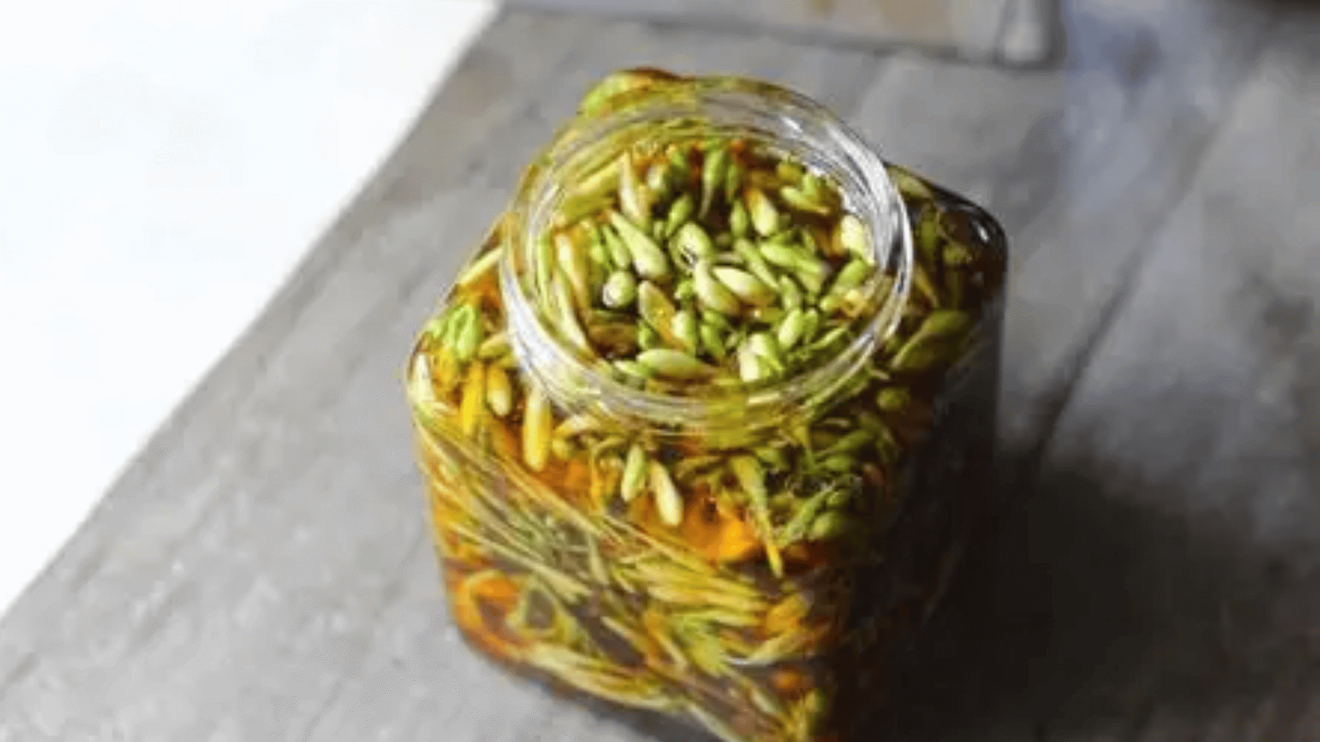 Mật ong ngâm hoa đu đủ đực